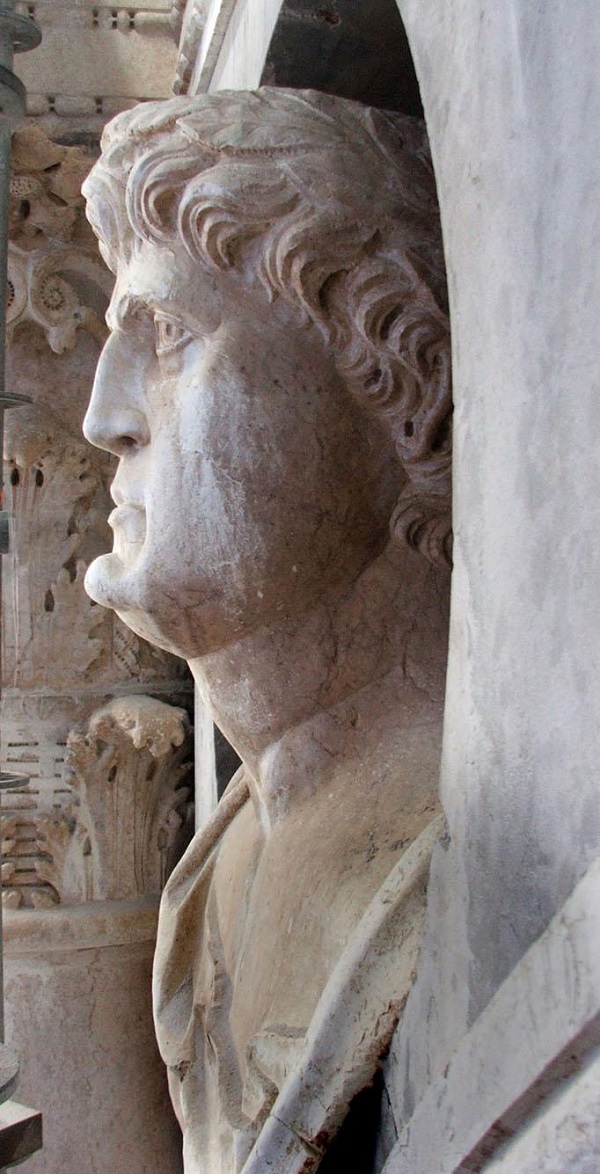 gasparo-cairano-busto-cesare-nerone-brescia-loggia-1493