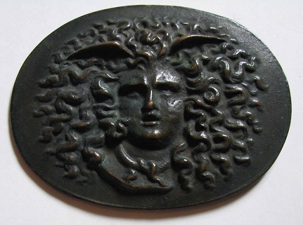 testa-di-medusa-placchetta-bronzo-xvii-secolo-torino-museo-palazzo-madama