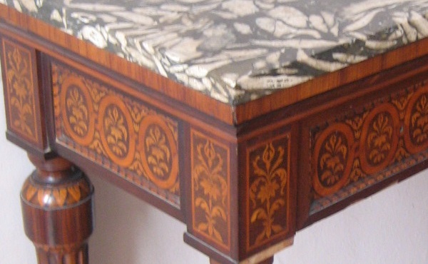 giuseppe-maggiolini-console-intarsiata-fine-xviii-secolo-gazzada-collezione-cagnola