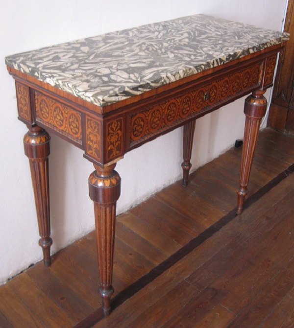 giuseppe-maggiolini-console-intarsiata-fine-xviii-secolo-gazzada-collezione-cagnola