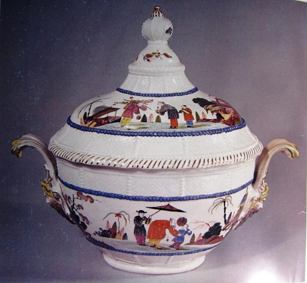 zuppiera-porcellana-meissen-1735-1736-sulkowski-ozierrelief