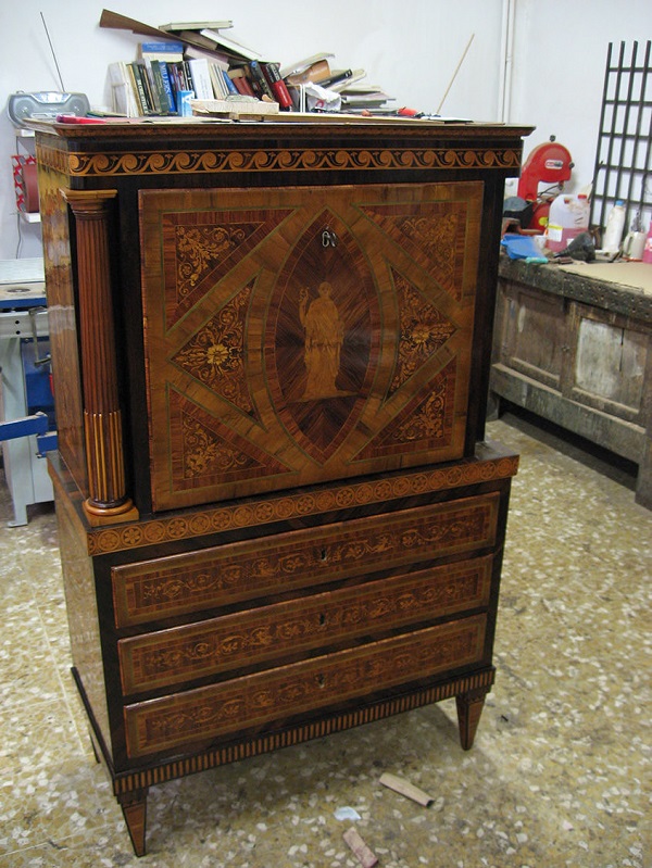 secretaire-neoclassico-intarsiato-lombardo