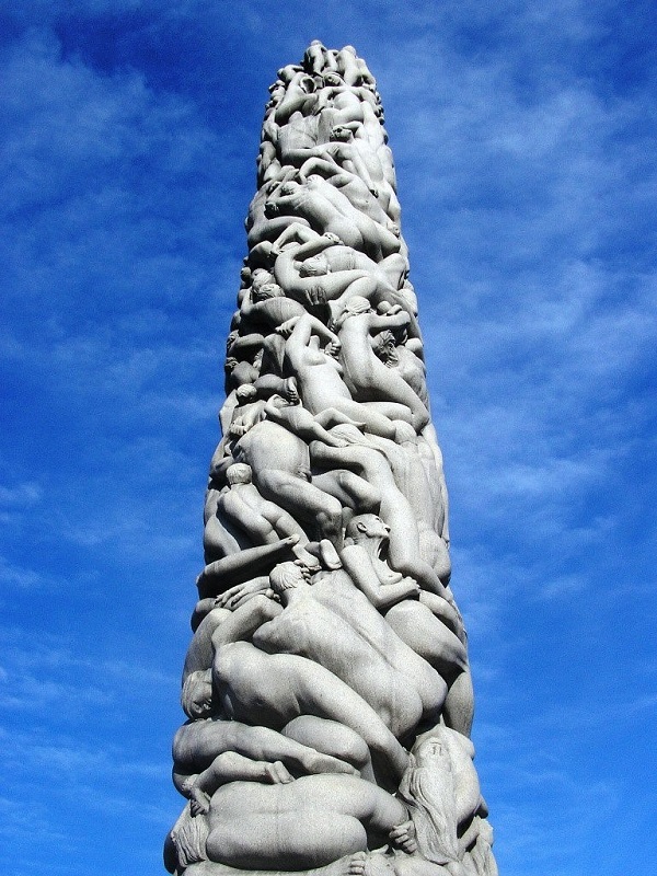 gustav-vigeland-monolite-marmo-oslo-frognerparken