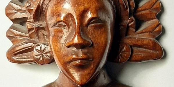 danzatrice-janger-scultura-busto-legno-bali-indonesia