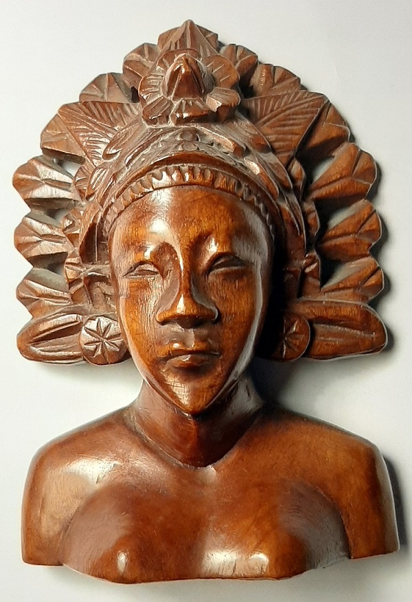 danzatrice-janger-scultura-busto-legno-bali-indonesia