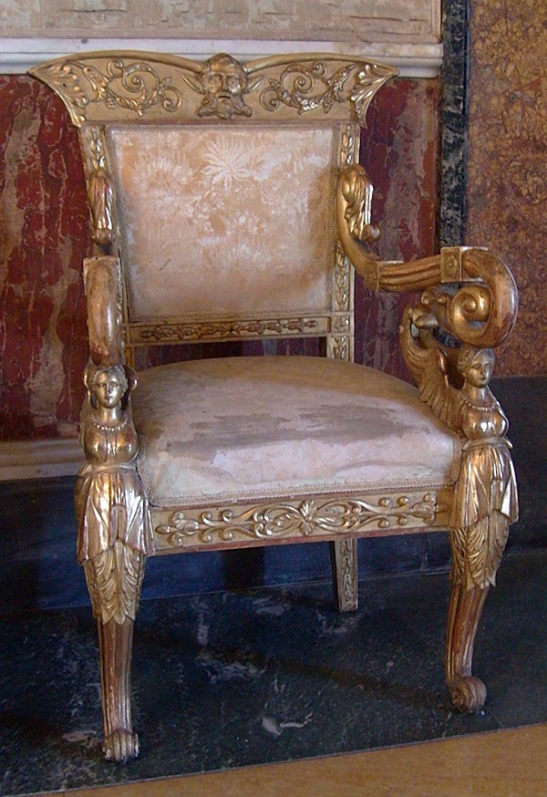 poltrona-intagliata-dorata-napoli-prima-metà-xix-secolo-napoli-palazzo-reale